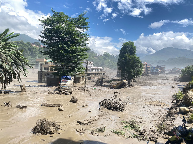 रसुवा विपत्ति चिनियाँ निकायले भन्यो– हिमपहिरो झरेर थुनिएको खोला एक्कासि फुट्दा भेलबाढी