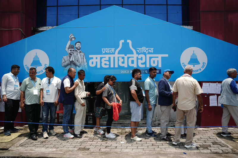 पदाधिकारी छान्न मतदान सुरु, उम्मेदवारहरु मत माग्दै