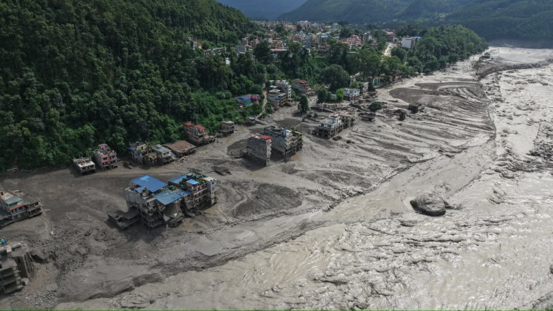 धादिङमा ६ शव फेला, ३ जनाको उद्धार