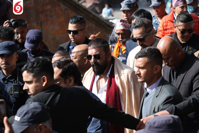 सञ्जय दत्तले गरे पशुपतिनाथको दर्शन (तस्बिरहरु)