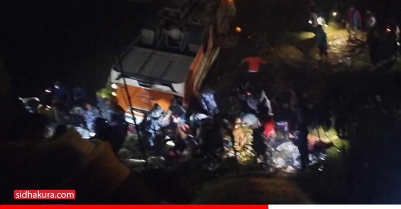 काठमाडौँको साँखुमा यात्रुबाहक बस दुर्घटना