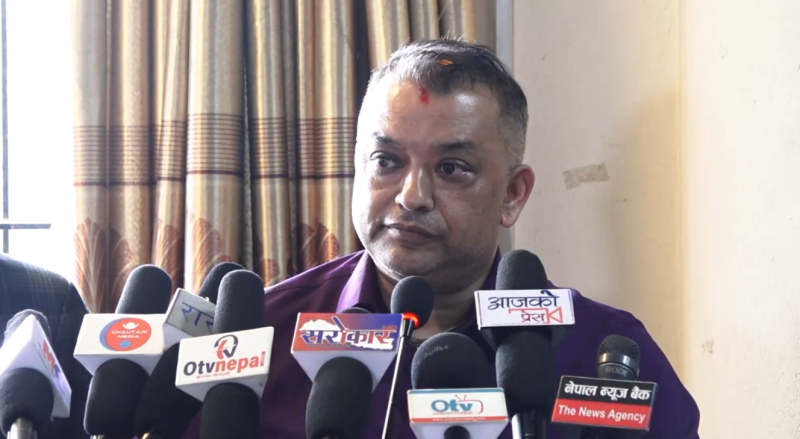 घुस प्रकरणमा मुछिएका मन्त्रीलाई तत्काल बर्खास्त गर्न प्रधानमन्त्रीलाई गगन थापाको सुझाव