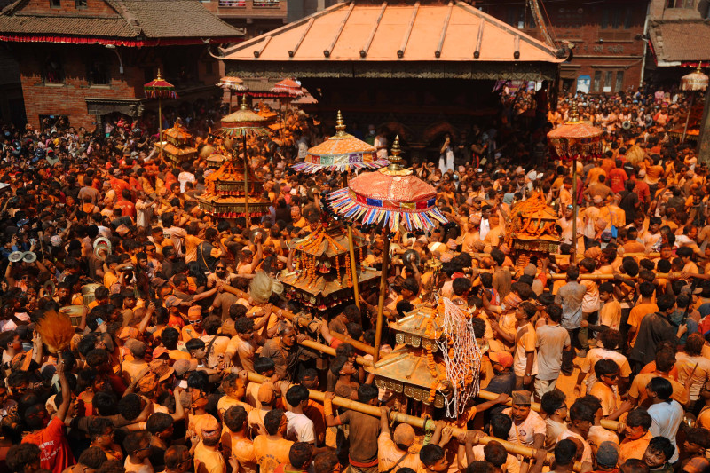 मध्यपुरथिमीमा हर्षोल्लासका साथ मनाइयो सिन्दुर जात्रा(तस्बिरहरु)