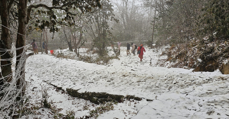 पाथीभरा क्षेत्रमा हिमपात