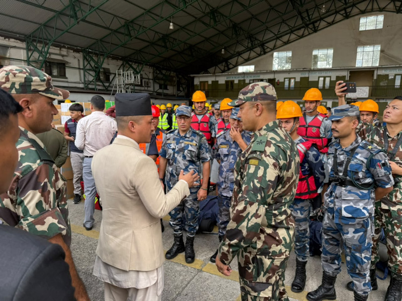 सेनाका ६ हेलिकप्टरबाट  २९ जनाको गरियो उद्धार