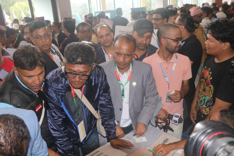 कांग्रेस महामन्त्रीमा गुरुराज घिमिरेको उम्मेदवारी