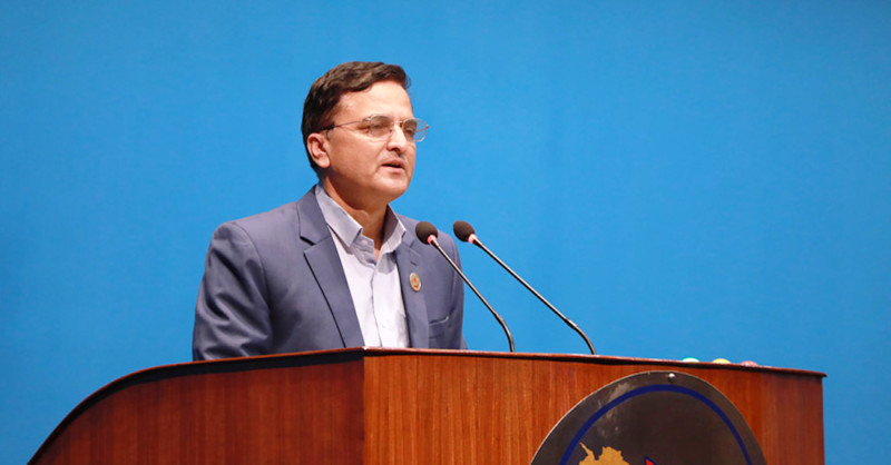 सिसाको घरमा बसेर अर्काको घरमा ढुङ्गा नहान्न प्रचण्डलाई योगेश भट्टराईको सुझाव