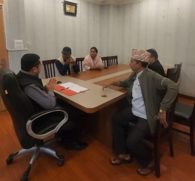 त्रिशूली–३ ‘ए’ टनेलमा उद्धार कार्य अघि बढेपछि पीडित परिवारले ऊर्जामन्त्रीलाई दिए धन्यवाद