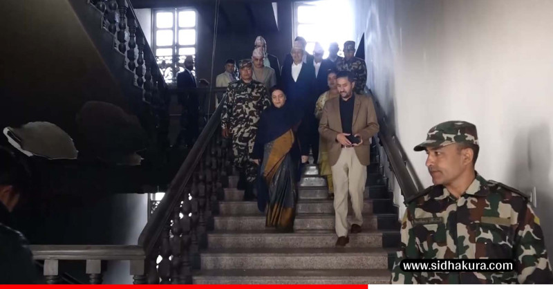 पूर्वराष्ट्रपति भण्डारीद्वारा आगजनी भएको सिंहदरबारभित्रको संरचनाको अवलोकन