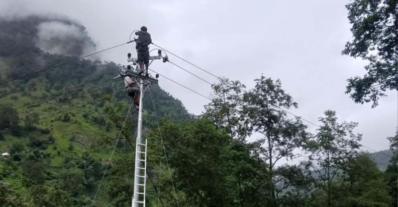 काठमाडौँका यी स्थानमा शनिवार पोल मर्मत तथा नयाँ जडान गर्न बिजुली काटिदैछ