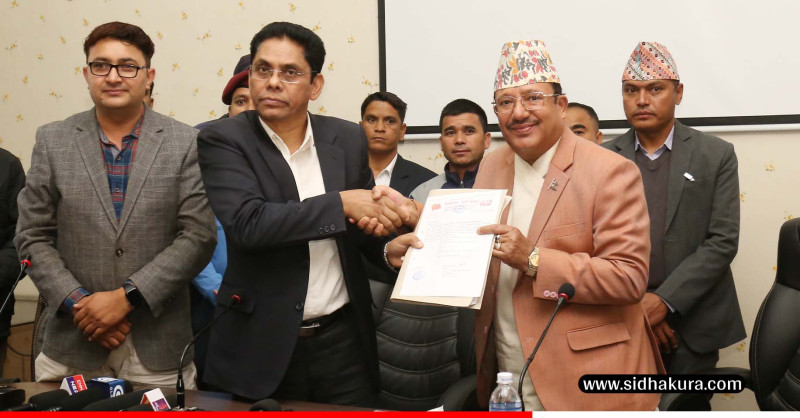 विप्लवद्वारा पार्टीको नाम‘कम्युनिष्ट पार्टी नेपाल’ प्रस्ताव