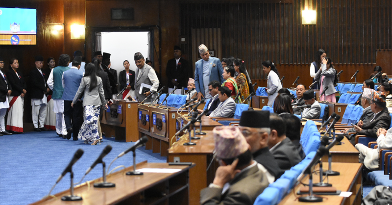 भिजिट भिसा प्रकरणमा उच्चस्तरीय छानविन समिति गठनको माग राख्दै, संसदबाट बाहिरिए रास्वपा र राप्रपाका सांसद