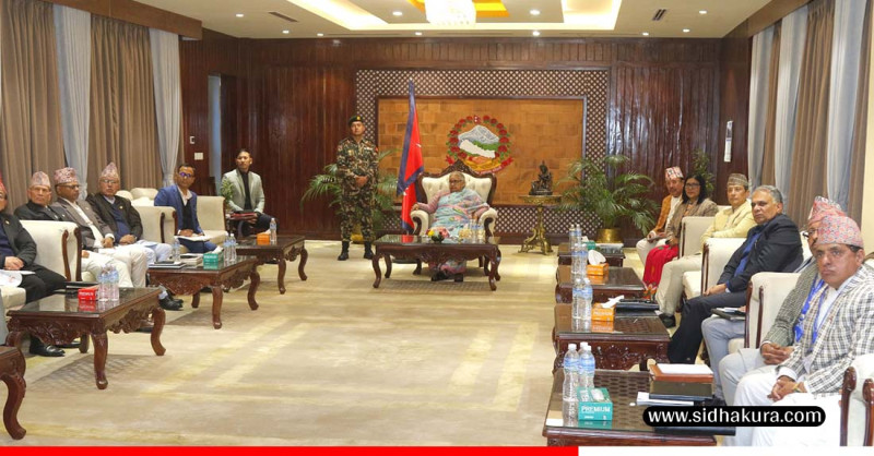 निर्वाचनका विषयमा प्रधानमन्त्रीसंग छलफल गर्न आयोगको टोली बालुवाटारमा(तस्बिरहरु)