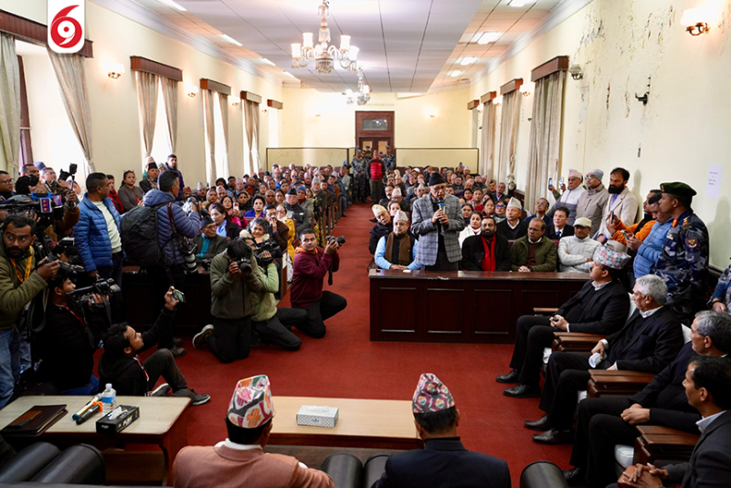 आधिकारिकता दाबी गर्दै कांग्रेसको देउवा पक्षधरले निर्वाचन आयोगमा बुझाए कागजात(तस्बिरहरु)