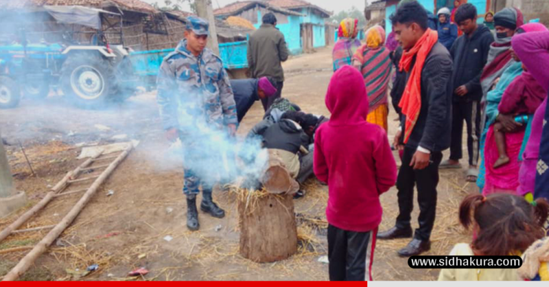 निरन्तर जाडो बढ्दै गएपछि बस्तीमा दाउरा वितरण