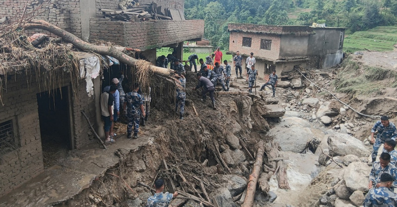 घरमा बाढी पस्दा श्रीमती बेपत्ता, श्रीमान घाइते