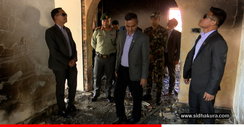 गृहमन्त्रीद्वारा राष्ट्रपति पौडेलको क्षतिग्रस्त निवासको निरीक्षण