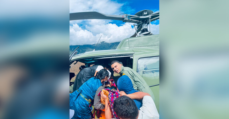 हेलिकप्टरबाट चार गर्भवतीको उद्धार