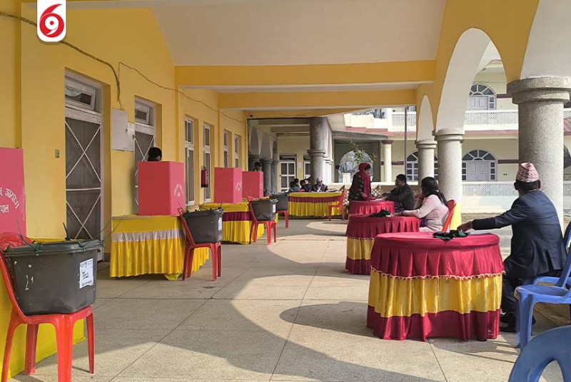 राष्ट्रिय सभा निर्वाचनः मधेसमा चार सिटका लागि जनकपुरमा मतदान जारी(तस्बिरहरु)