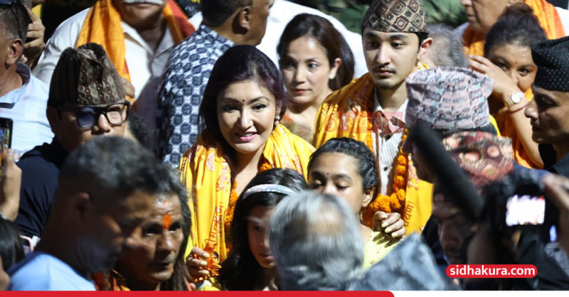 कमलादीमा दिवंगत राजपरिवारप्रति श्रद्धान्जली र दीप प्रज्वलन, हिमानी र हृदयन्द्र पनि सहभागी (तस्विरहरु)