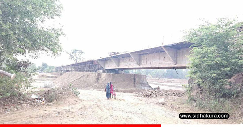 तीनवर्षमा बन्नुपर्ने पुल, नौं वर्षमा पनि बनेन्