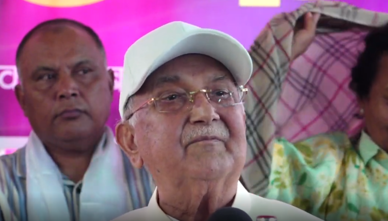 केही अवाराहरू पार्टी अफिसको क्यान्टिनमा चियासमोसा खाँदै मलाई हटाउन लागेका छन्– ओली