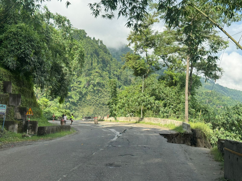 आज यी सडक छन् अवरुद्ध