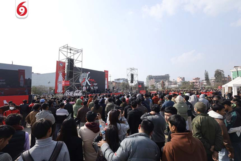 नेपाल–इटालीको खेल अगाडी तीनकुनेमा कुमा सागरको सांगीतिक कार्यक्रम(तस्बिरहरु)