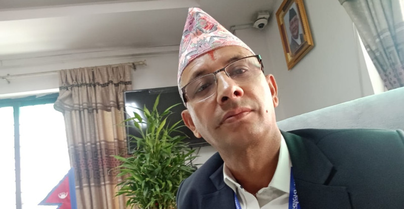भक्तपुरका मालपोत प्रमुख आचार्य साढे २४ लाख घुससहित अख्तियारको नियन्त्रणमा