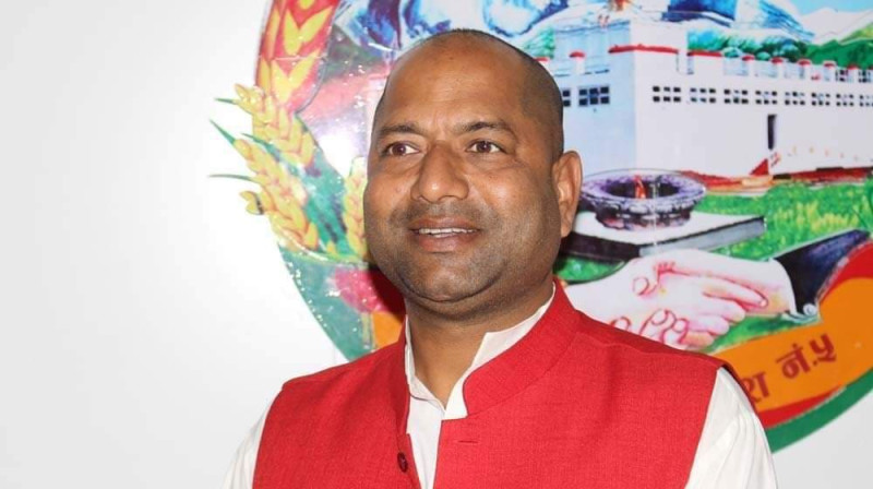 लुम्बिनी सरकारमा चौँथो पटक मन्त्री बनेका पाण्डेले लिए युवा तथा खेलकुदमन्त्रीको शपथ