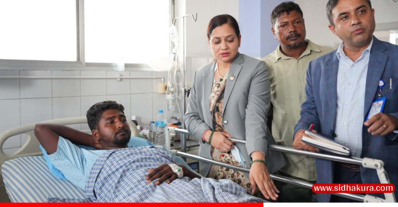 सुनसरी घटनापछि स्वास्थ्यमन्त्री मेहता विराटनगरमा,तीन अस्पतालमा रहेका घाइतेहरूसँग भेट
