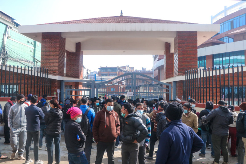 त्रिपुरेश्वरमा आत्मदाहको प्रयास गर्ने पठाओ चालक