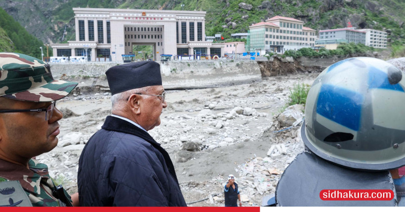 प्रधानमन्त्री ओली रसुवा र नुवाकोटको बाढी प्रभावित क्षेत्रमा