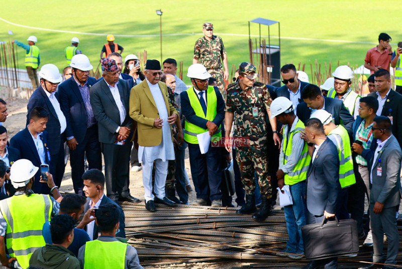 त्रिवि क्रिकेट मैदानको निरीक्षणमा पुगे प्रधानमन्त्री ओली (तस्विरहरु)