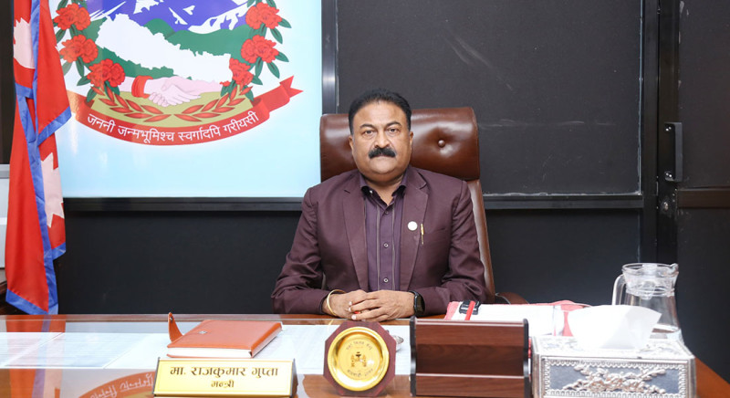 आधाघण्टा प्रधानमन्त्रीसँग भेटेर बालुवाटरबाट निस्किए घुस डिल गरेका मन्त्री गुप्ता