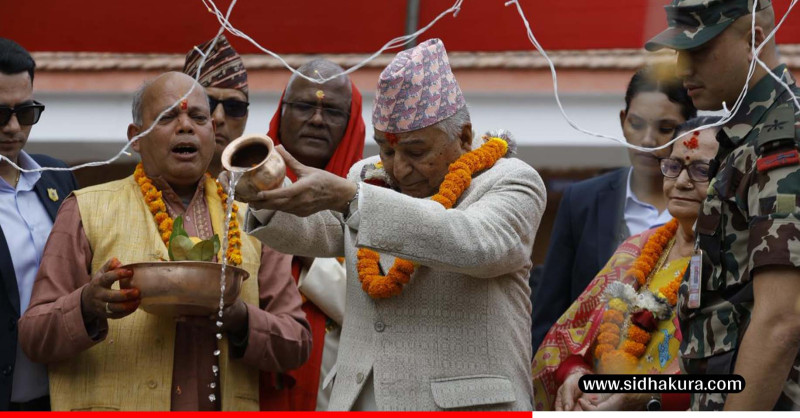 छठीपुजाका लागि राष्ट्रपति पौडेल गौरीघाटमा