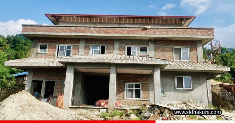 तीन वर्षमा पनि बनेन रेसुङ्गा सभाहल