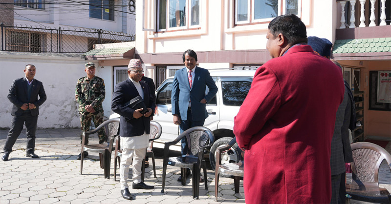 सरकारी संवाद समितिको टोली दलहरुको कार्यालयमा