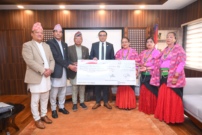 बाढी प्रभावितको राहत र पुनर्स्थापनाका लागि थकाली सेवा समितिद्वारा १ करोड ३ लाख ५० हजार सहयोग