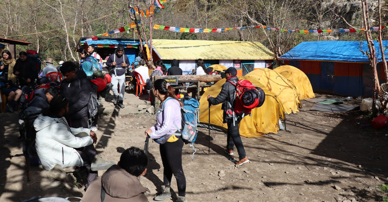 अन्नपूर्ण र मुस्ताङमा पर्यटकको लर्को, व्यवसायी भन्छन् ‘यति धेरै पर्यटक आउलान् भनेर कल्पना गरेका थिएनौँ’