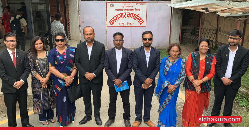रवि लामिछानेलाई भेट्न नख्खु कारागारमा उम्मेदवारका आकांक्षी