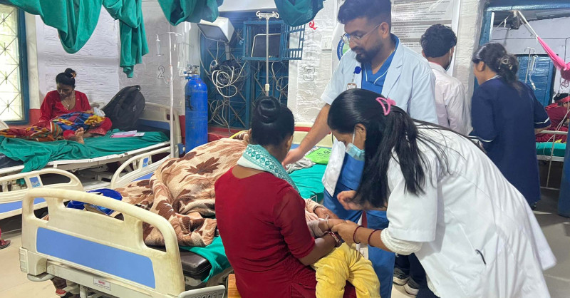 दैलेख अस्पतालमा बिरामीको बढ्दो चाप, उपचारमा समस्या