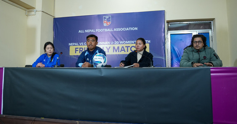 नेपाली राष्ट्रिय यू–२० महिला टिमले चाइनाको युनान युथ वुमन्स टिमसँग मैत्रीपूर्ण फुटबल खेल्दै