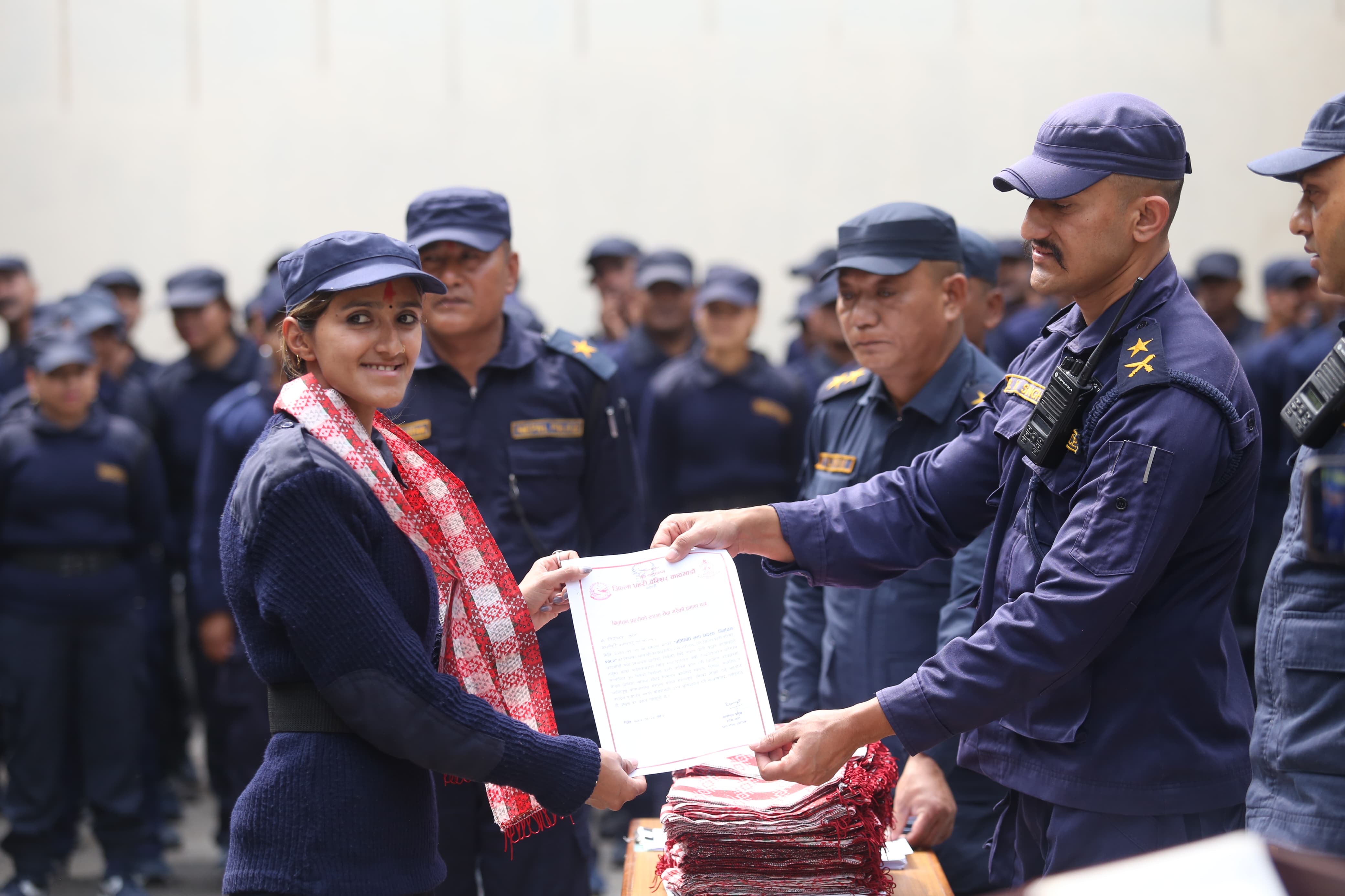 निर्वाचन प्रहरीलाई सम्मान पत्रसहित बिदाइ(तस्बिरहरू)