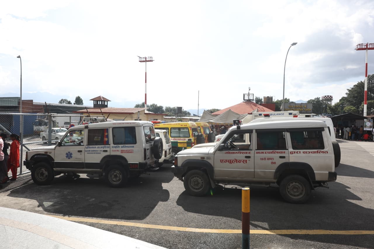 Ambulance-at-Airport_NPL-(8)-1787828212.jpeg