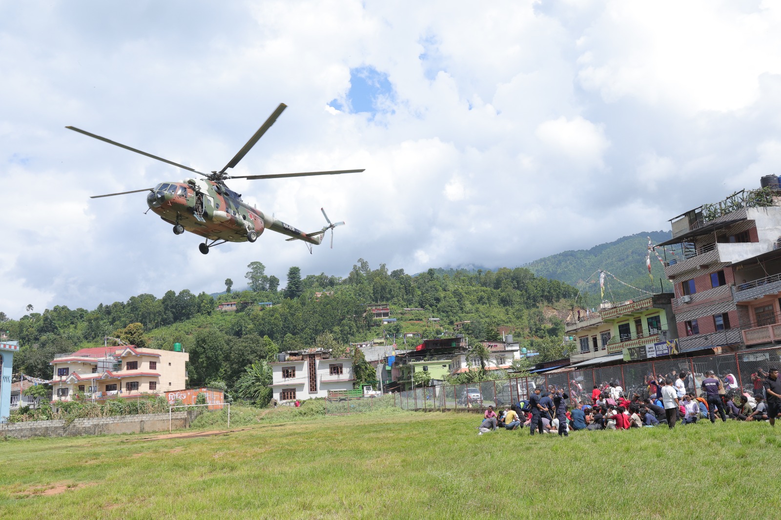 आर्मीद्वारा ४० विदेशीसहित ७०६ जनाको उद्धार