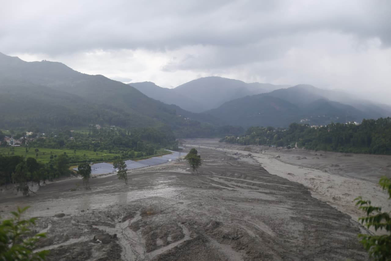भोटेकोशी बाढीः कर्तव्य पालनाका सिलसिलामा मृत्यु भएका सशस्त्र प्रहरीका परिवारलाई २५ लाख राहत