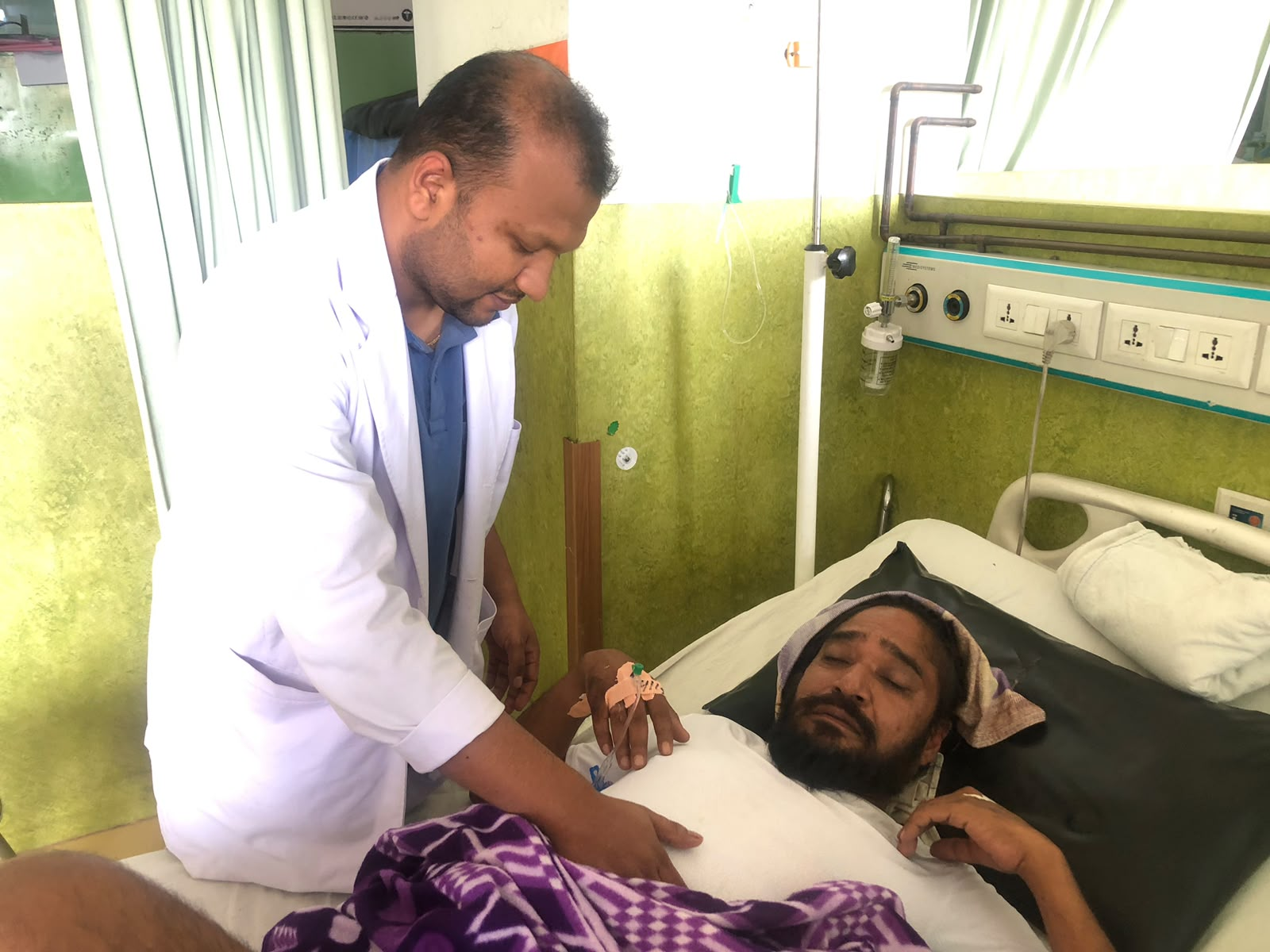 जसलाई बचाउन वीरका डाक्टरले चन्दा उठाए