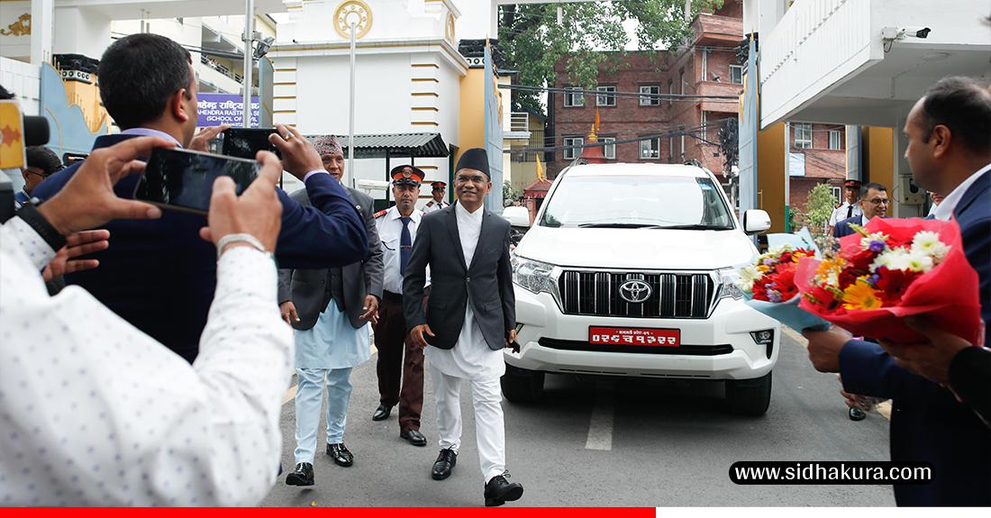 Bishwo-poudel-governer-3-1747809709.jpg