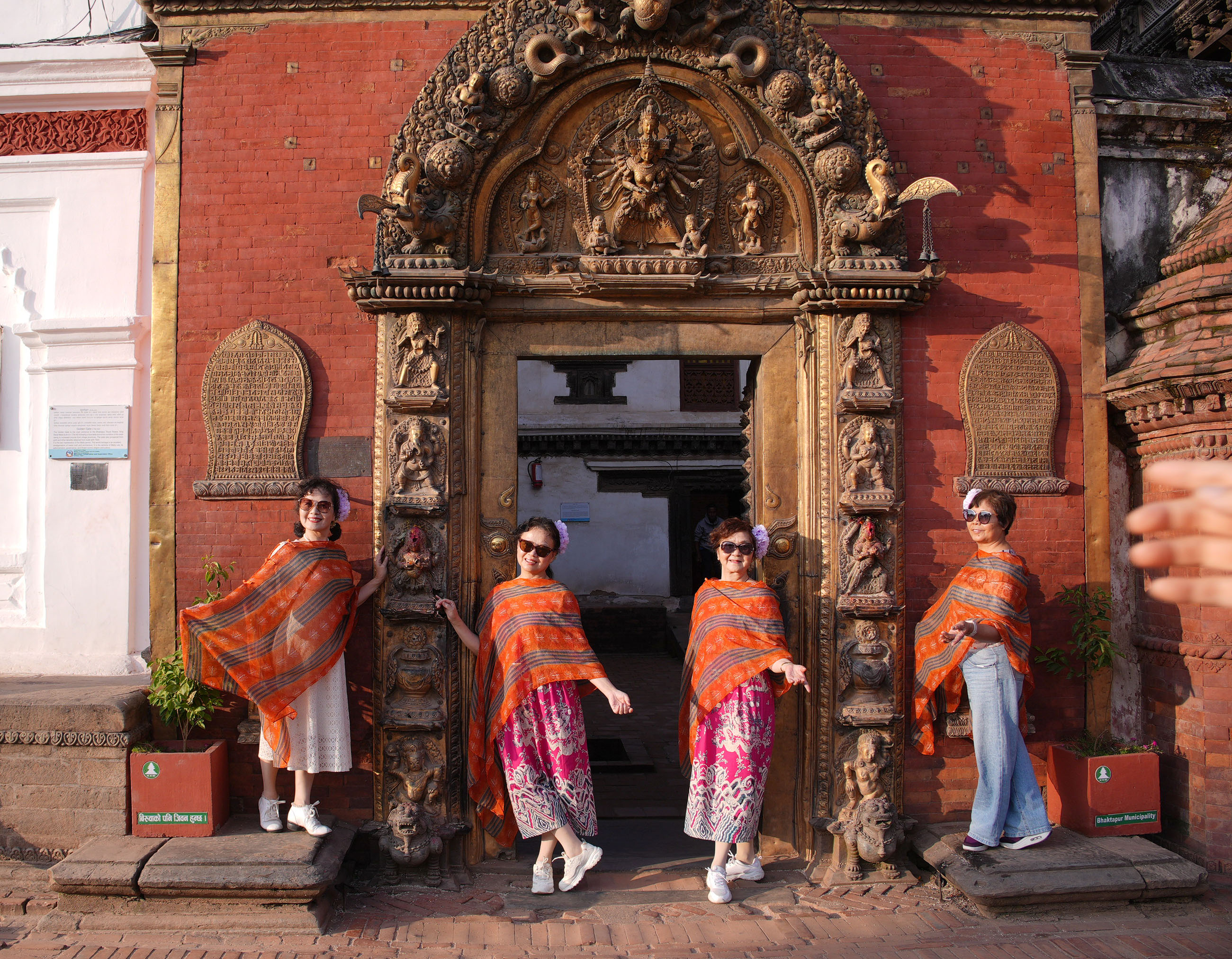 Chinese-Tourist_Bhaktapur-Durbar_Sidhakura-(1)-1792129337.jpg